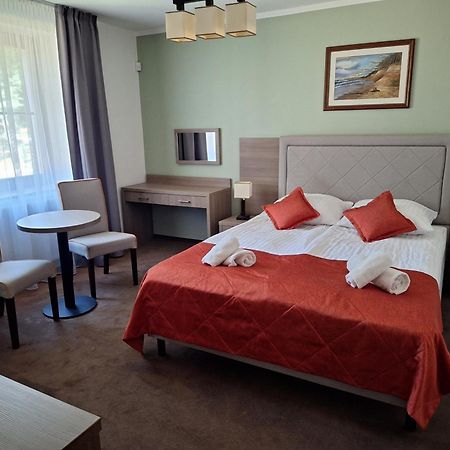 Osrodek Szkoleniowo-Wypoczynkowy "Lesnik" Hotell Ustka Eksteriør bilde