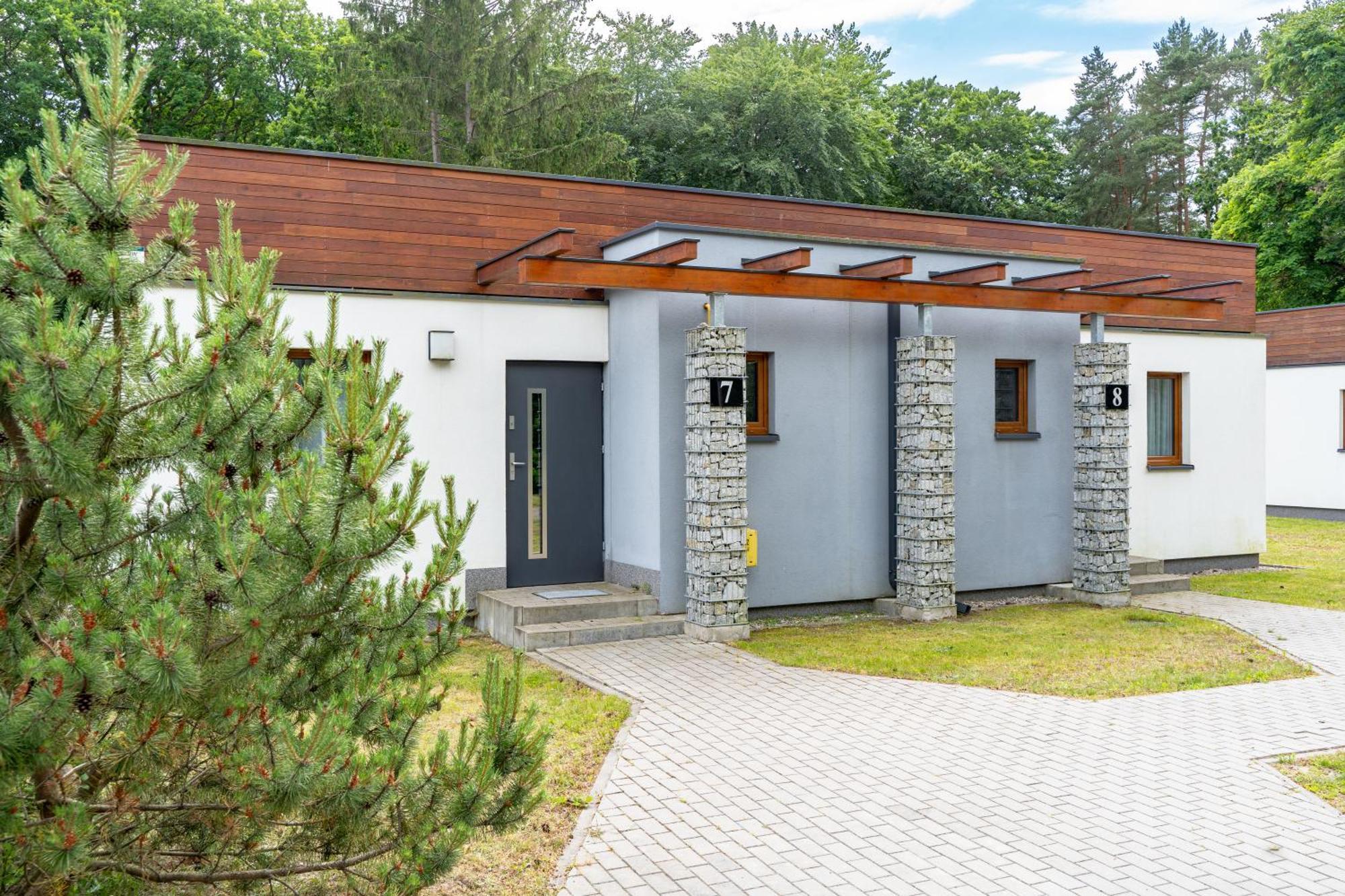 Osrodek Szkoleniowo-Wypoczynkowy "Lesnik" Hotell Ustka Eksteriør bilde
